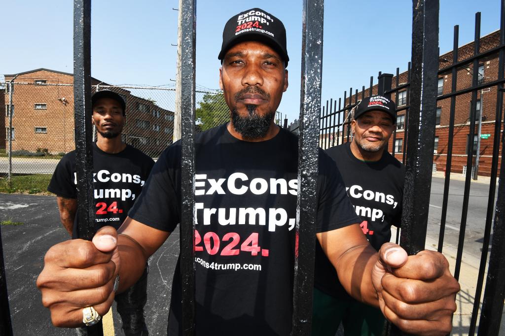 Chicago gangbangers face off in opposition to Venezuelans