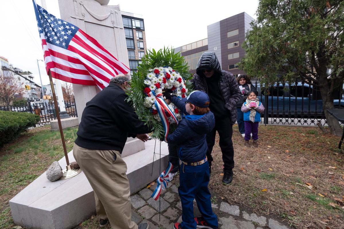 Aged couple honored for caring for long-neglected conflict memorial owned by NYC