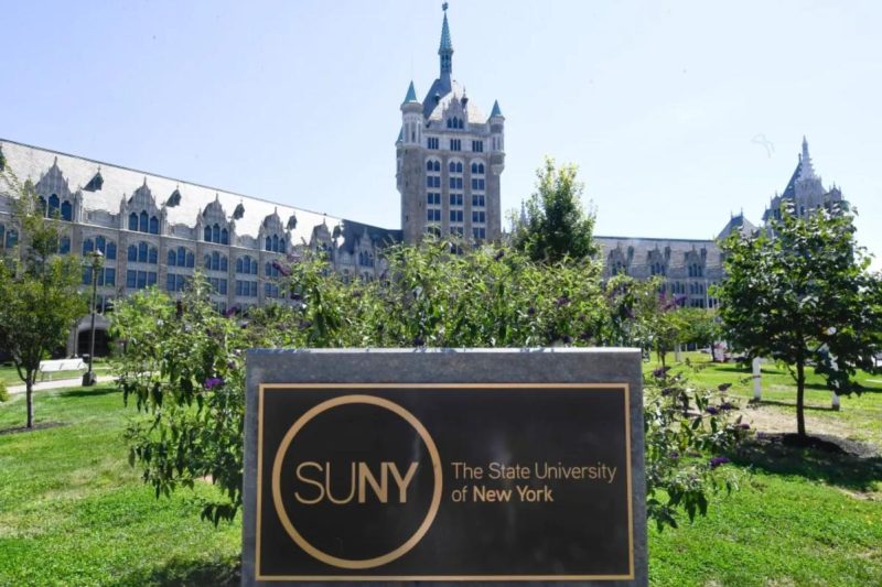NY Lecturers’ union sues to dam Lengthy Island constitution faculties
