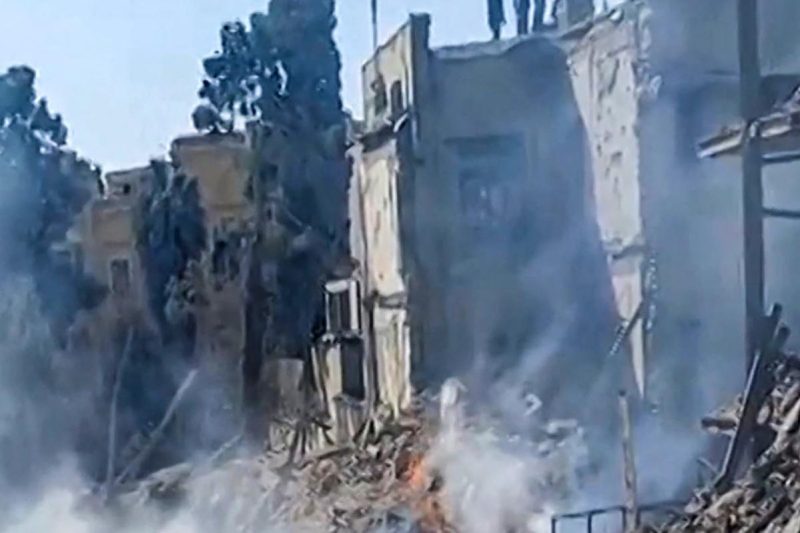 Early US and Israeli strikes spell out goals of ‘large’ assault on Iran